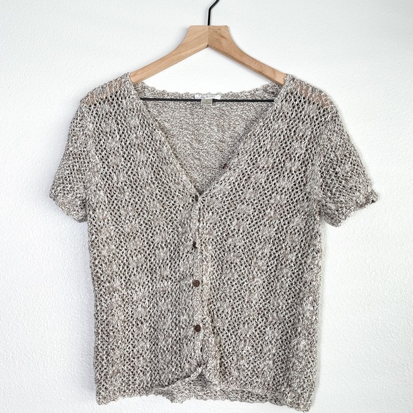 Neutral crochet button up top - Picture 4 of 4